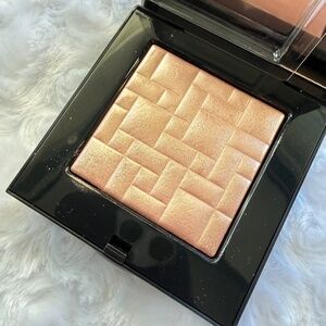 Bobbi Brown Highlighting Powder in Afternoon Glow